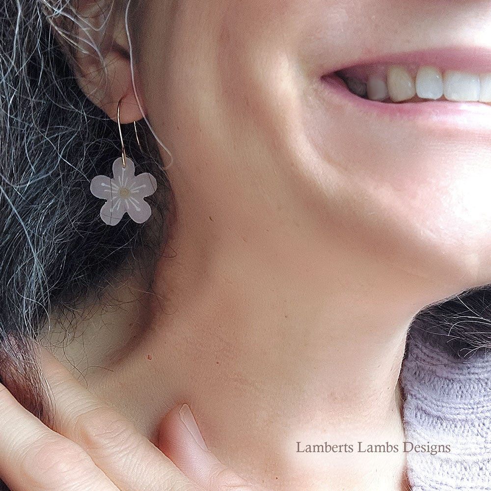 Minimalistic Pink daisy flower earrings, handmade simple hanging  daisy earrings