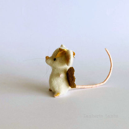 White needle felted mouse angel, cute mouse miniature animal, mouse ornament, mouse figurine