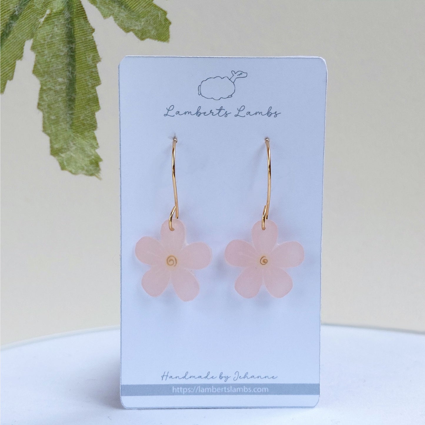 Minimalistic Pink daisy flower earrings, handmade simple hanging  daisy earrings