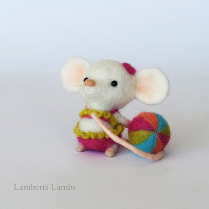 White needle felted mouse in a two piece swimsuit with a beach ball. Beach collection . Summer felted mouse.