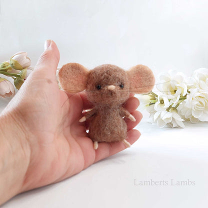 Needle Felted Brown Mouse