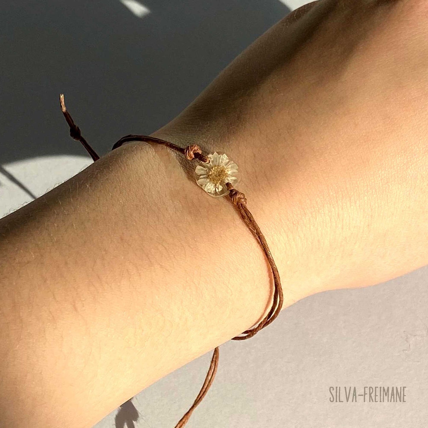 Small Off-White Flower String bracelet, Friendship bracelet with handmade flower charm, minimal bracelet.