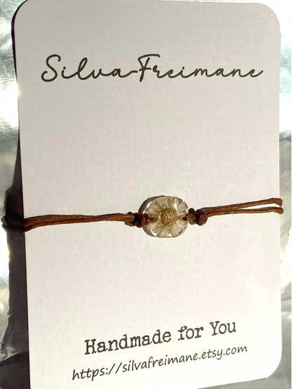 Small Off-White Flower String bracelet, Friendship bracelet with handmade flower charm, minimal bracelet.