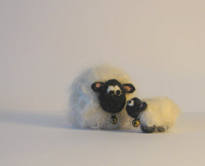 Needle Felted Sheep  Mama sheep with lamb